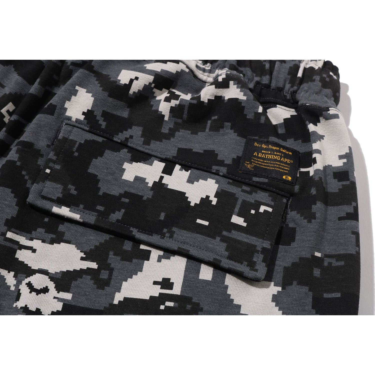 MULTI PIXEL CAMO BAPE STA LOGO CARGO RELAXED FIT SWEAT SHORTS MENS